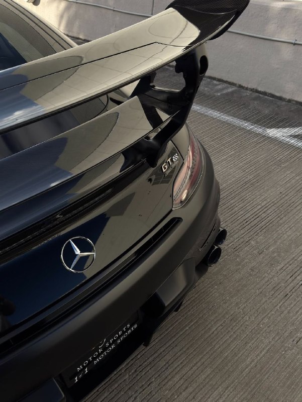 Mercedes Benz GT BLACK SERIES 730 HP 4