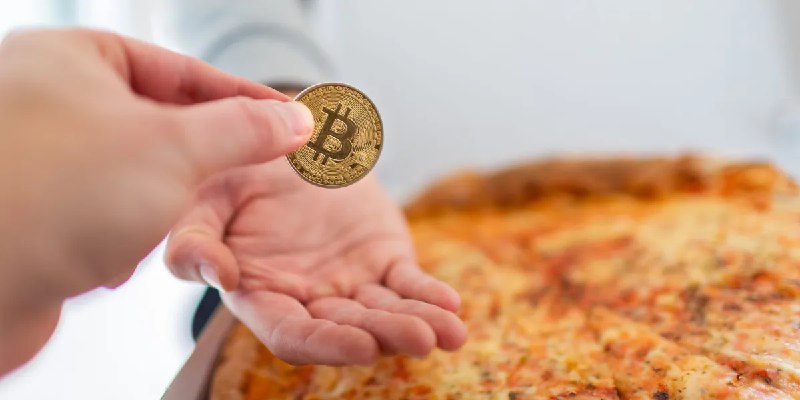 15 years ago, a software developer paid for two pizzas with 10,000 bitcoin. Those pies would be worth $1.1 billion today | Fortune