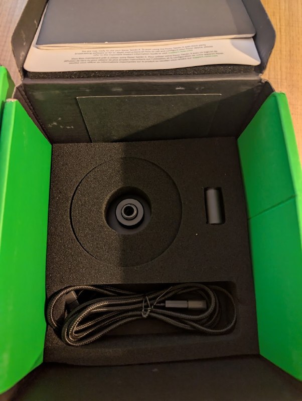 Продаю Razer Seiren X в отличном состоянии. Компактный и стильный конденсаторный микрофон идеально п