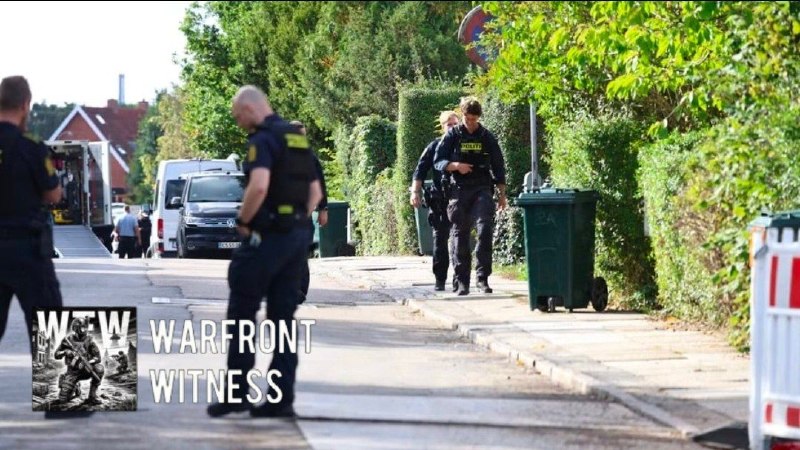 ️🇩🇰 A drone was spotted near the home of Danish Defense Minister Jaffe Bruss in Geldsaxe, Denmark. The incident sparked a major police response, with local authorities sealing off the area and deploying a military bomb squad.