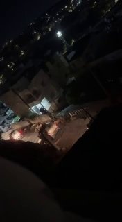 חלק מכוחות הכיבוש מסתערים על מחנה ערוב מצפון לחברון ופשטו על בית.