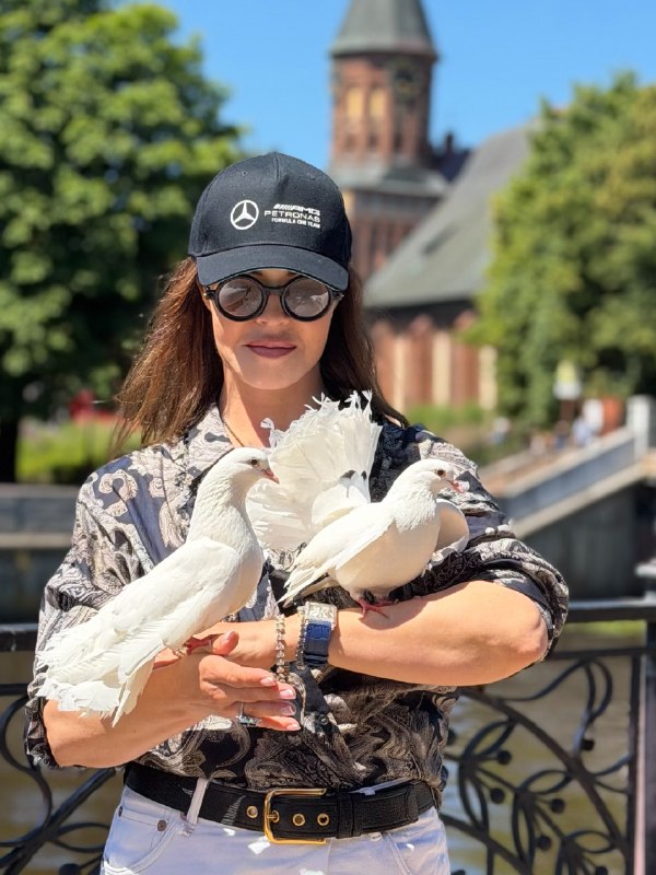 Вечно молодая Екатерина Андреева отдыхает в Калиниграде и привлекла к себе прекр