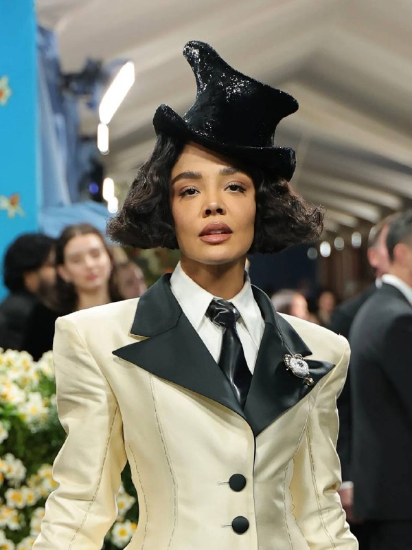 Волосы, которым стоит уделить вниманиеВолосы, которым стоит уделить внимание