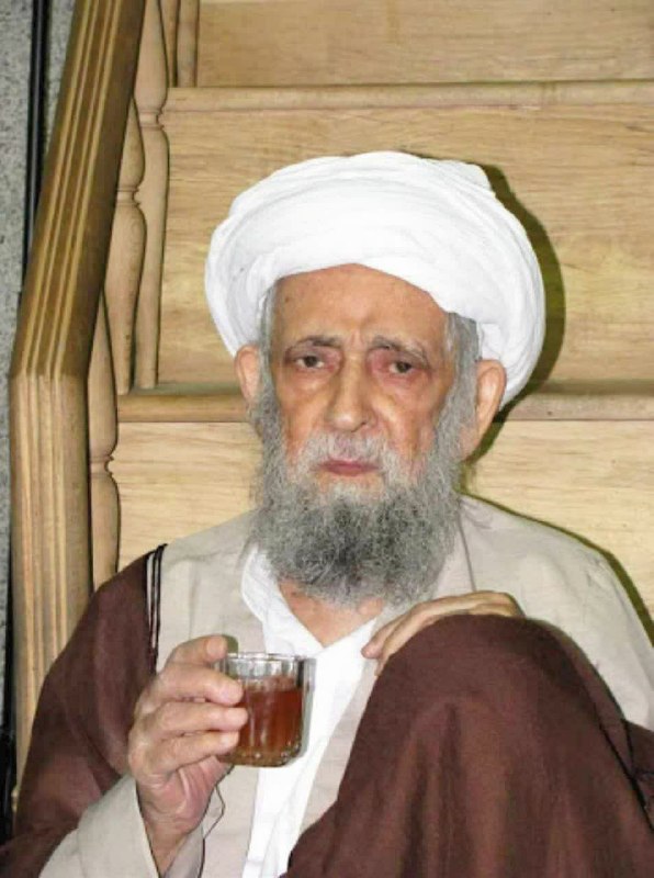 کتاب ها و نکات مفید: .🌱 اینو بارها گفتیم که مرحوم قاضی از استادش ملا حسین قلی همدانی نقل میکرد که ایشان فرموده: اینقدر دنیا از دل من بیرون