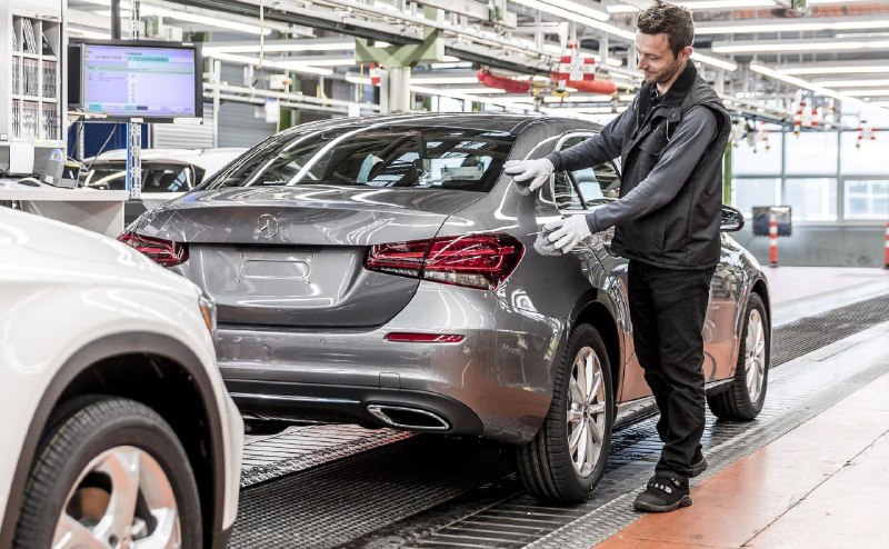Mercedes-Benz прекращает производство седана A-Class 2