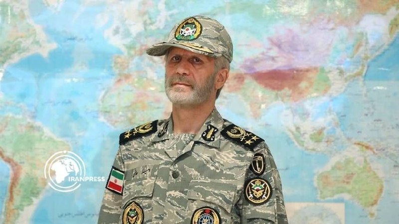 خبرگزاری بین المللی تصویری ایران پرس: 🔴 سرلشکر حاتمی: ملت ایران تسلیم نمیشودفرمانده کل ارتش در پیامی به مناسبت روز صنعت دفاعی به سرپرست وزارت دفاع و پشتیبانی