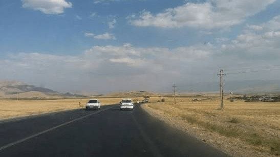 اخبار همدان: ۶ کیلومتر از جاده نهاوند - فیروزان زیر بار ترافیک رفت🔹 جانشین پلیس راه نهاوند: از امروز ۶ کیلومتر دیگر از جاده نهاوند فی