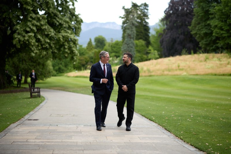 Zelensky met UK Prime Minister Keir Starmer and announced new British support decisions for Ukraine and new sanctions steps against Russia’s shadow fleet.