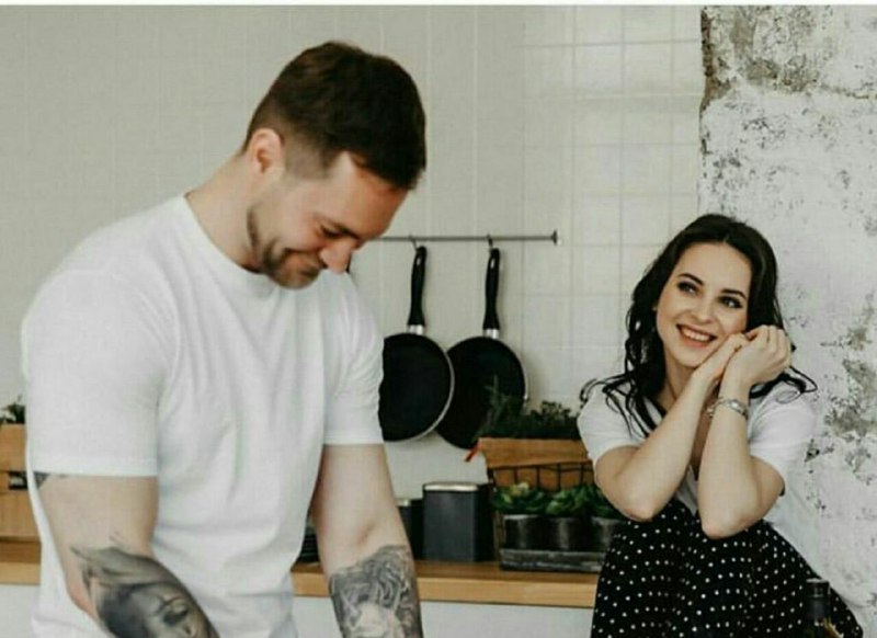 👪 " روانشناسی" همسرداری" 👪: اگر به رفتارهای خاصی از همسرت حساسیت شدیدی داری، که می‌بینی بین زوجهای دیگه معمول نیست، بد نیست سری به مشاور بزنی. خیلی 
