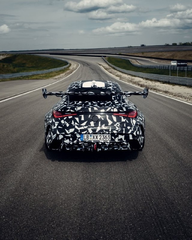 Mercedes-AMG показала новый CLE Mythos — эксклюзивное купе с вайбом настоящих Black Series. 2