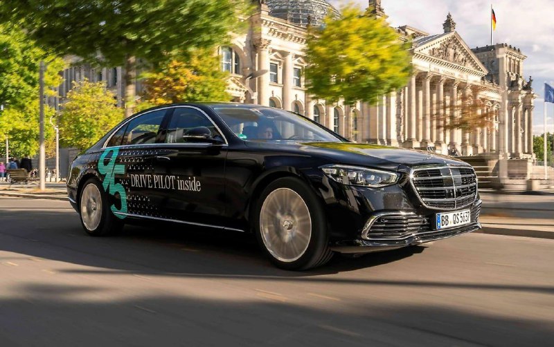 Mercedes-Benz S-Class получил легкое обновление 3