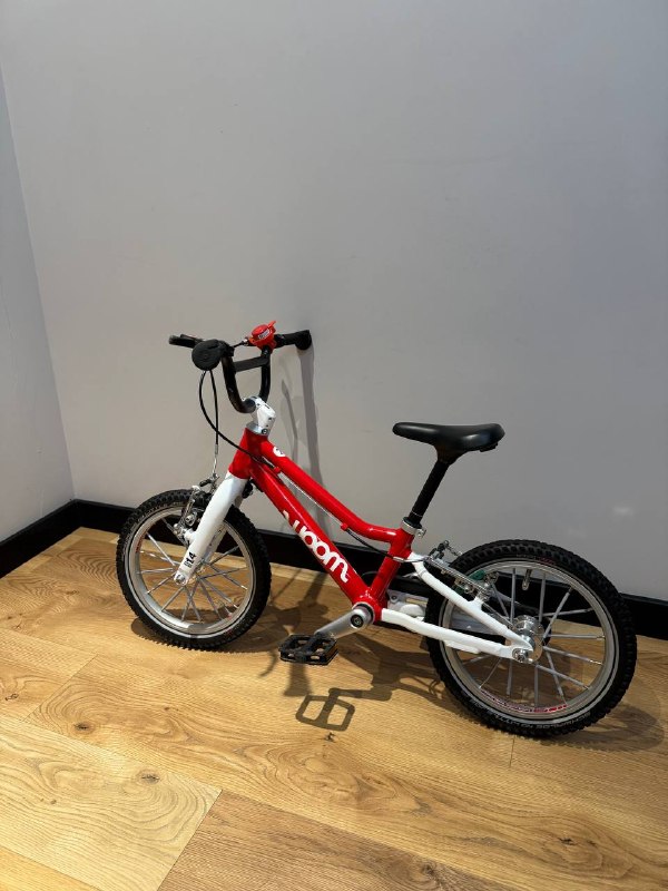 Продаю идеальный первый детский двухколесный велосипед woom 2