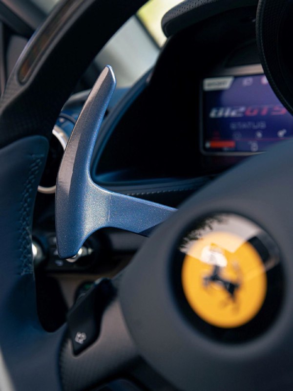 Tailor Made Ferrari 812 GTS в цвете Blu Elder 3
