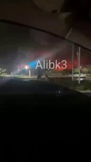 שריפות עולות מבנדר עבאס כתוצאה מפשיטות אמריקאיות.