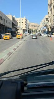 התנאים בתחנות הדלק בשכם. ברוב התחנות אין בנזין
