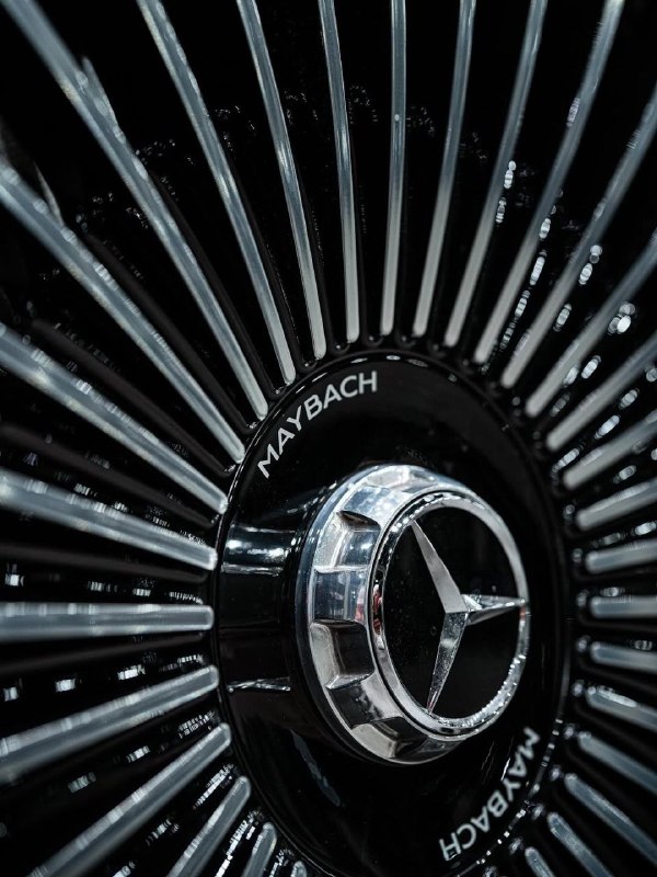 Mercedes-Maybach SL 680 Monogram Series 4MATIC+ 4.0-L V8 BITURBO 585 HP 5