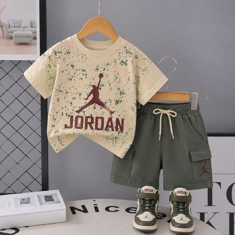 پخش عمده لباس بچگانه تهران ؛ شادلین: 💣😍 تیشرت تک لش باکسی جردن کد3🧶جنس: پنبه یکرو سوپر✂️ سایزبندی: ۵۰،۵۵،۶۰،۶۵،۷۰ 🎁 حداقل ۱۰ عددی بایک‌رنگ‌انتخابی 💰قیمت ۳۹۸ 