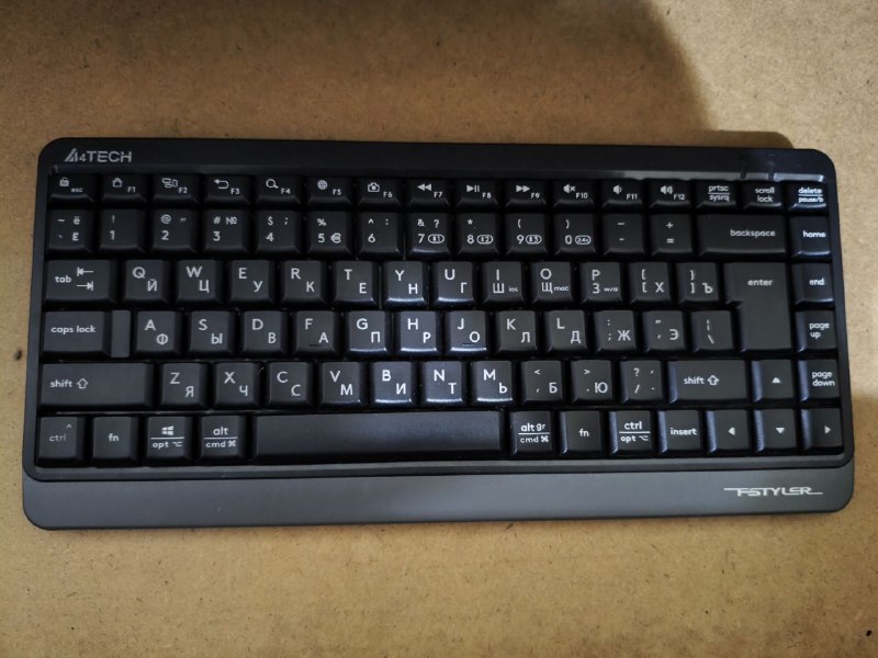 Беспроводная клавиатура. Почти новая в пользовании была пару месяцев. — фото 1