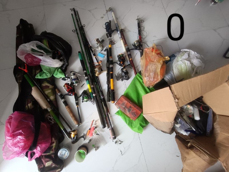 Продаю рыболовные снасти и столы — фото 1