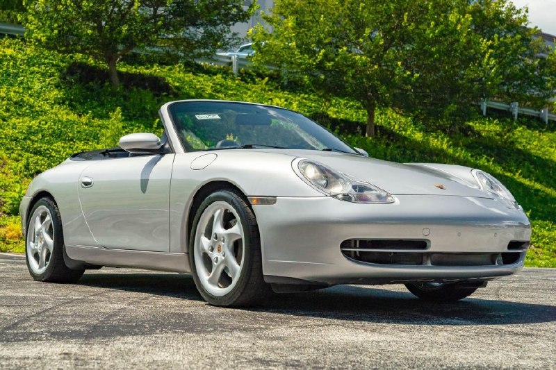 🚗 Порше 911 Carrera 4 Cabriolet 2001 – 48 000 мильВ субботу тёплая и тихая, а м