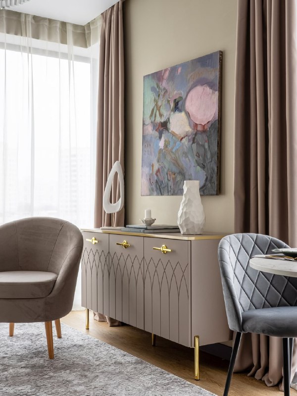 Прекрасная студия. Акцент на небольшой кухне создаёт фартук из плитки-майолики. Модульная система хранения имеет фасады из ЛДСП. Холодильник встрое... - изображение 9 - прекрасная, студия, акцент