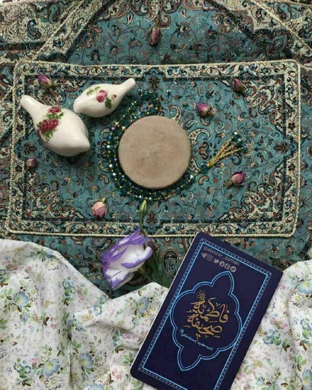 کانال یاران مهدی (عج): ✍پیامبر اکرم(ص) فرمودند:نماز خواندن انسان در جماعت بهتر است از نمازی که چهل سال در خانه خوانده شود عرض کردند:یارسولالله