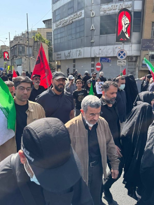נוכחותו של מחמוד אחמדינג'אד בטקס ההלוויה