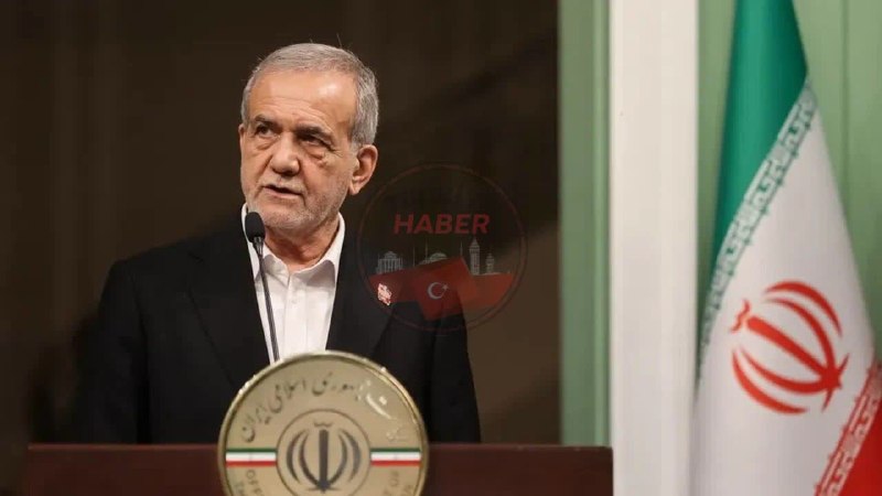 Türkiye Haber: مسعود پزشکیان امروز یکشنبه، ۲۳ آگوست در مقبره روح‌الله خمینی، طی سخنانی گفت: - فکر می‌کردند اگر به ایران حمله کنند، ایرا