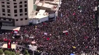 🎦 המכונית שנשאה את גופתו של מנהיג מהפכת הסלמי נהרגה ליד ואדי אל-סלאם ומקדש האזרת אמיר אל-מומינין עליו השלום.