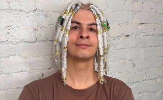 Блогера Ивана Золо оштрафовали по административному делу о демонстрации экстремистской символики, сообщила пресс-служба суда в Донецке. Поводом стала публикация «с сатанинской символикой», заявили ранее в МВД. В пресс-службе суда уточнили, что это были вид