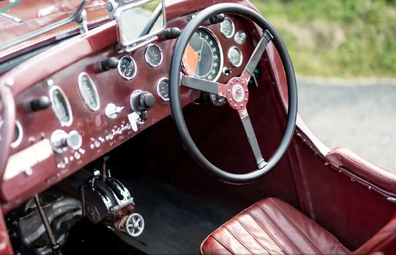 В Лондоне на аукцион выставили MG Magnette 1934 года за 99 млн рублей 3