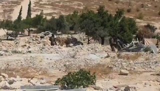 כוחות הכיבוש הסתערו על הכפר חאלת אל-דבעא במסאפר יטא, דרומית לחברון, ופשטו על בתי התושבים.