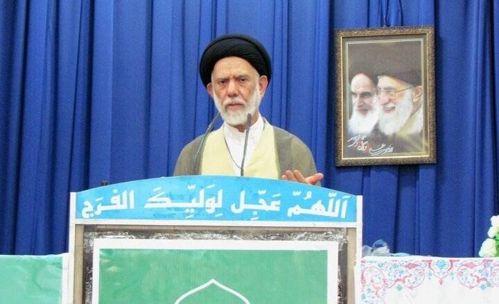 کانال خبری خلیج فارس: ♦️دفاع امام جمعه دیر از سانسور پزشکیان در صداوسیما/تکرار مذاکرات، آورده‌ای جز خسارت ندارد امام جمعه دیر در جنوب استان بو
