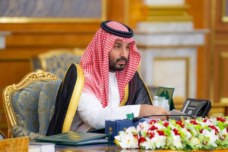 روزنامه دنیای اقتصاد: بن سلمان عازم فرانسه شد 🔹العربیه: محمد بن سلمان، ولی‌عهد عربستان سعودی برای انجام سفر رسمی عازم فرانسه شده است. 🔹دفتر ام