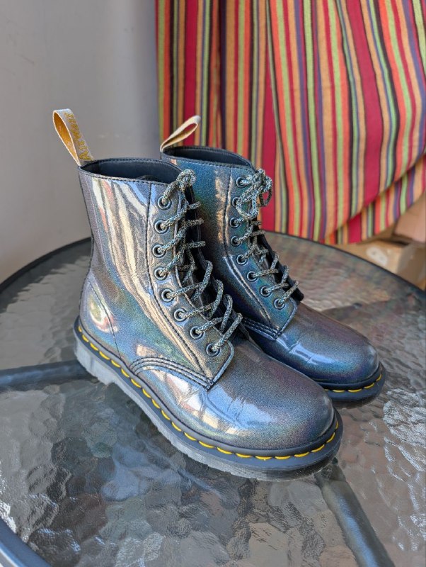 Продам женские ботинки Dr.Martens 1460 VEGAN