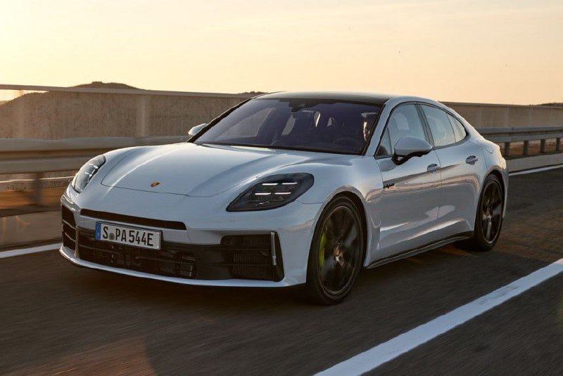 Porsche Panamera 2024 года получила новые гибридные версии 2