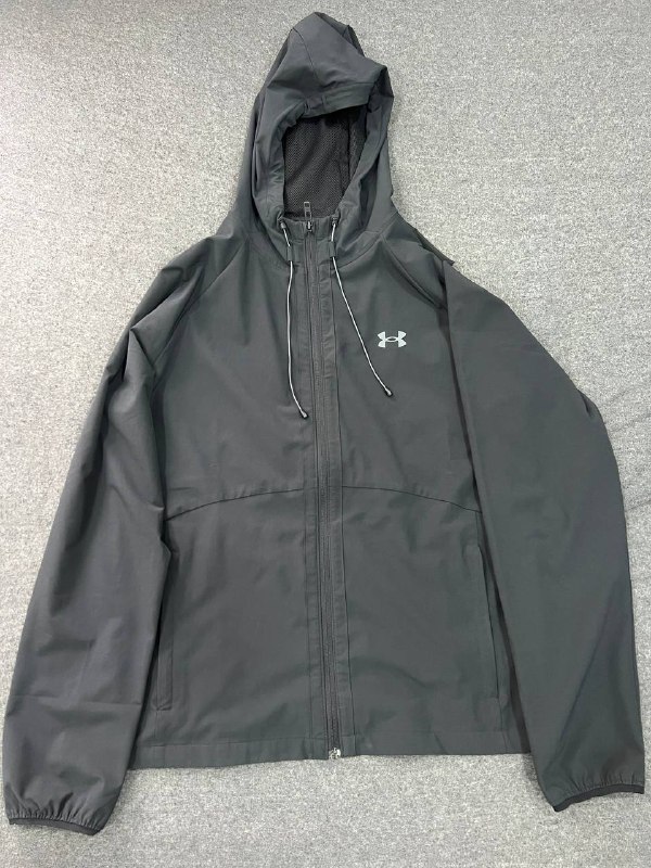 Продам оригинальную ветровку Under Armour