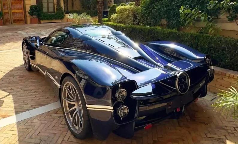Первый Pagani Utopia приехал к владельцу 2