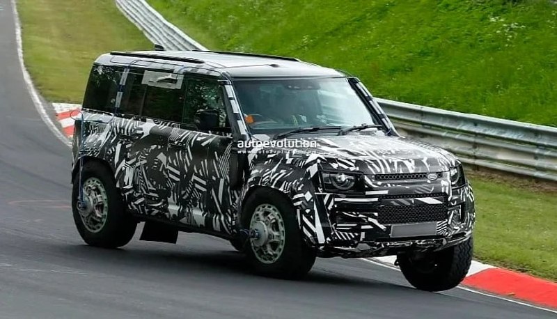 Обновлённый Land Rover Defender засветился на тестах