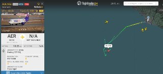 Рейс Сочи-Архангельск подал сигнал бедствия в небе над Чёрным морем.Борт Smartavia подал сигнал 7700 в небе над Чёрным морем. Этот код означает чрезвычайную или аварийную ситуацию на самолете.UPD: самолет готовится к экстренной посадке в аэропорту Сочи, сл