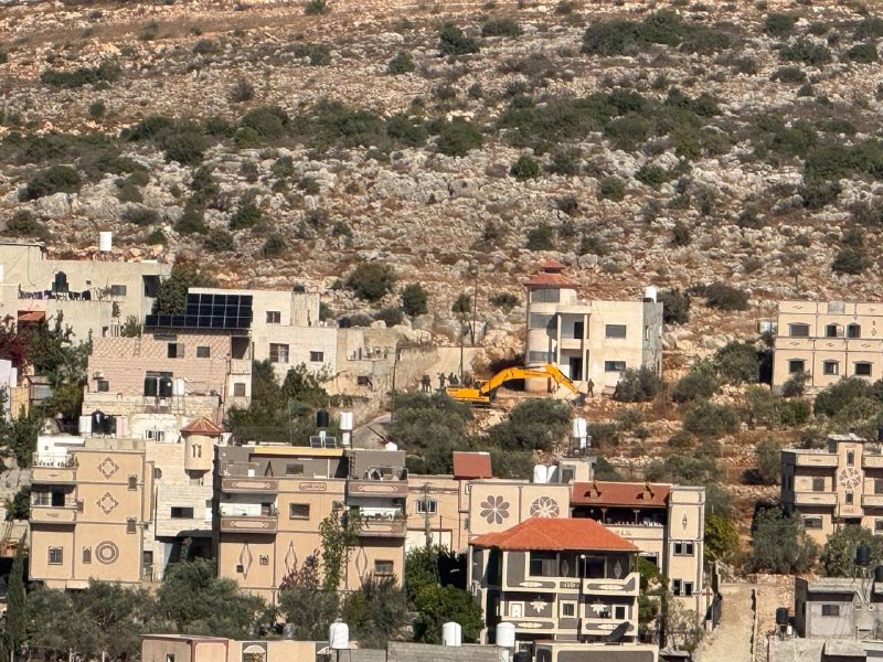 דחפורי כיבוש מתחילים בפעולות הריסה בעיירה בורקין, ממערב לסלפית.