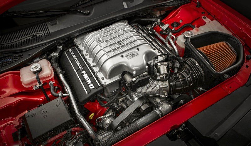 Бывший глава концерна Stellantis был инициатором отказа от двигателей V8 2