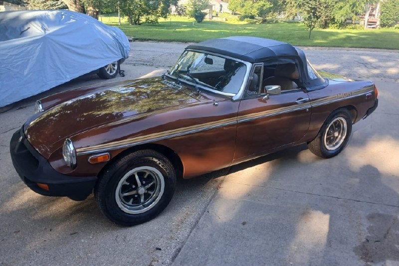 🚗 «Шаг в прошлое: MG MGB Roadster 1980 года с обновленной электроникой» 🚗Наши 