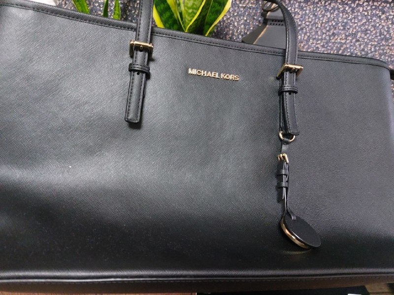 Сумка чёрная большая Michael Kors. 100 лари оригинал. — фото 1