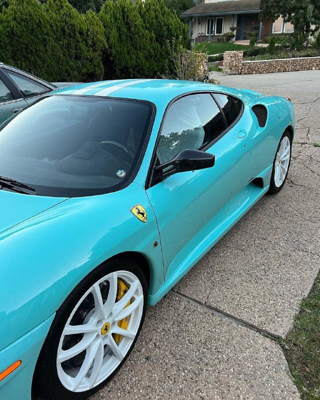 Ferrari 430 Scuderia in ‘Tiffany Blue’ color 3