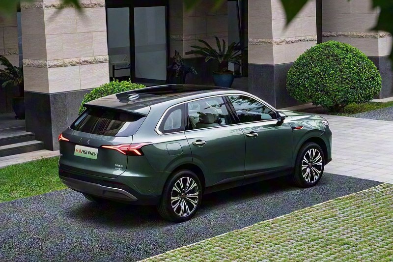 Hongqi HS6 — гибрид с запасом хода более 2 300 км 2