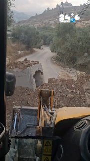 🇮🇱 הפלסטינים מסירים בכוחות עצמם את הסוללות העפר שהציב צה"ל מסביב לכפר מדמה באזור שכם.