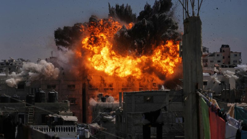 כוכב הפופ הבריטי אד שירן: המצב בעזה "קטסטרופלי ולא מוצדק"
