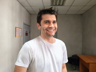 В Екатеринбурге экс-полицейский получил условный срок за издевательства над задержаннымЛенинский суд Екатеринбурга приговорил бывшего старшего оперуполномоченного отдела по борьбе с незаконным оборотом наркотиков ГУ МВД по Свердловской области Дмитрия Хохл