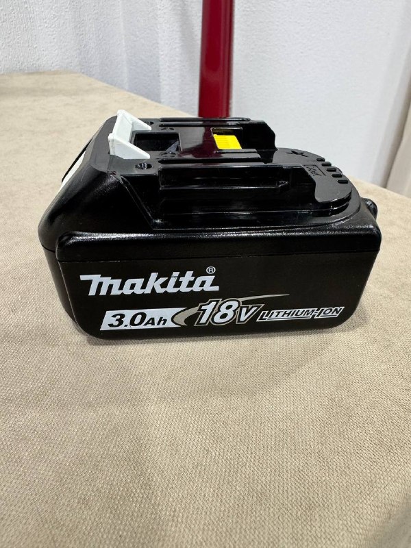 1. Аккумулятор Makita bl1830, оригинал, производство Вьетнам. Покупался в комплекте с инструментом. — фото 1